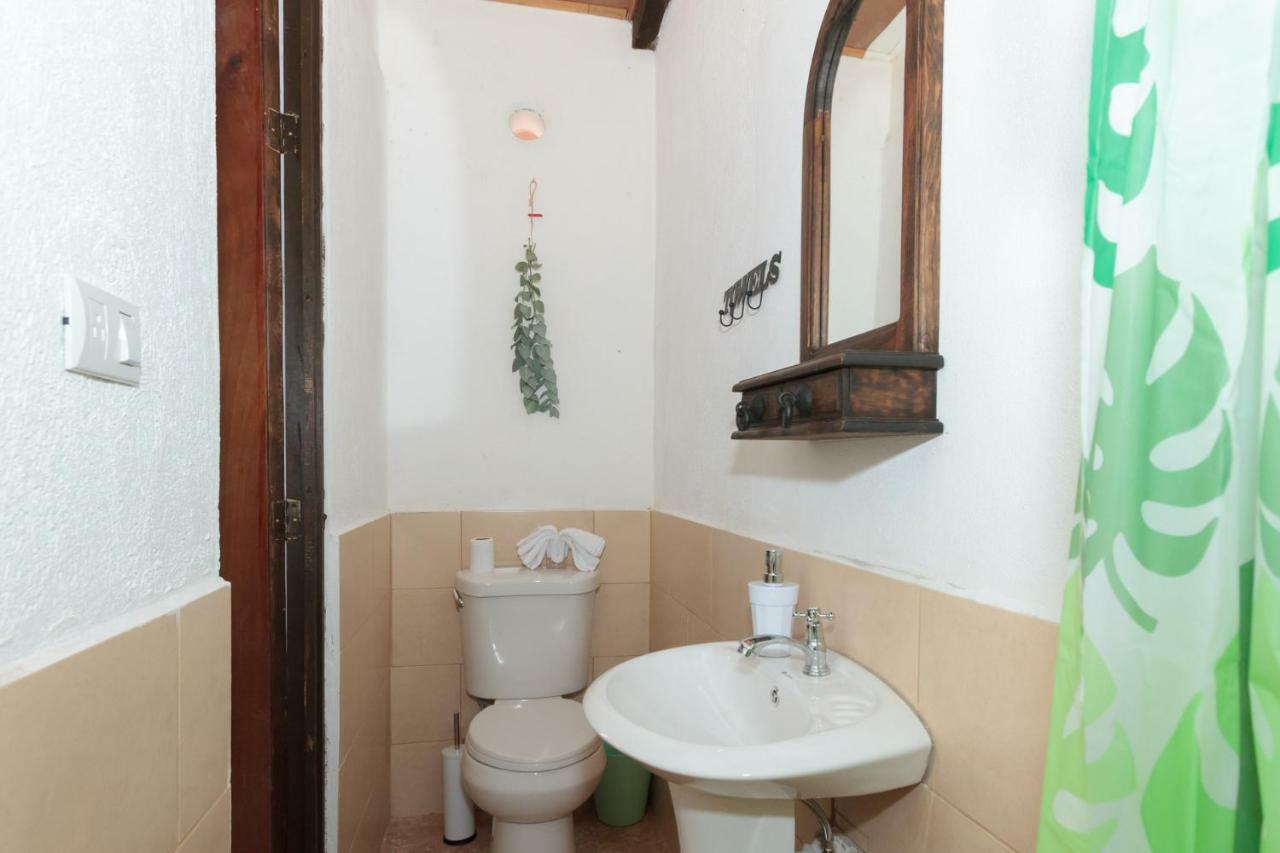 Tamarindo Guest House, Near Arco Santa Catarina Антигуа-Гватемала Экстерьер фото