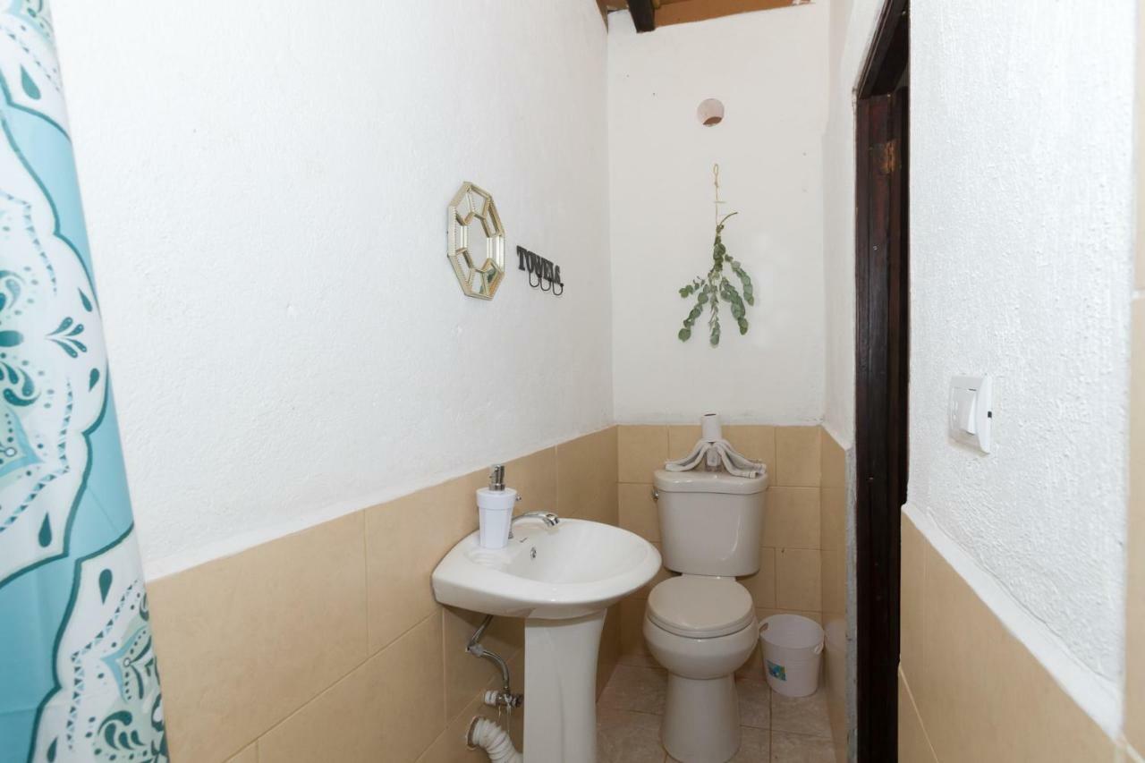 Tamarindo Guest House, Near Arco Santa Catarina Антигуа-Гватемала Экстерьер фото